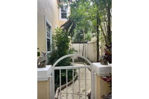 15076 SW 51st St, Davie, FL 33331, Sold 04/24/25