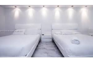 1200 Brickell Bay Dr APT 2610, Miami, FL 33131, Sold 07/02/25