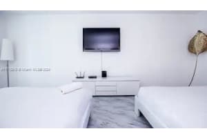 1200 Brickell Bay Dr APT 2610, Miami, FL 33131, Sold 07/02/25
