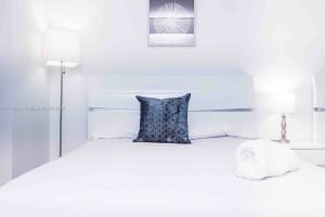 1200 Brickell Bay Dr APT 2016, Miami, FL 33131, Sold 08/04/25