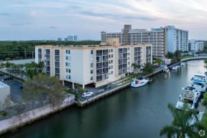 2935 Ne 163rd St 4b, North Miami Beach