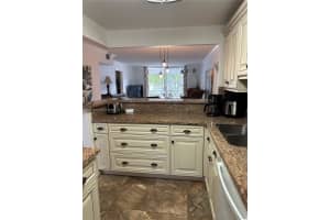 400 SE 10th St, Deerfield Beach, FL 33441, Sold 01/24/25