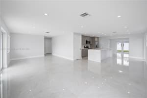 725 E 53rd St, Hialeah, FL 33013, - MLS#A11712691