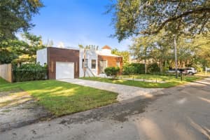 665 Ne 117th St Biscayne Park, FL 33161 - MLS#A11712757
