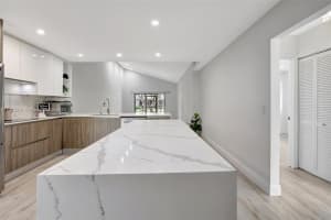 459 Lakeview Dr, Weston, FL 33326, Sold 02/26/25
