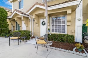 336 SW 120th Ave, Pembroke Pines, FL 33025, Sold 02/14/25