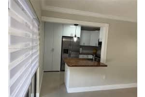 10300 NW 9th St Cir, Miami, FL 33172, Sold 03/04/25
