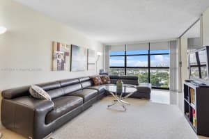 600 Parkview Dr, Hallandale Beach, FL 33009, Sold 03/03/25