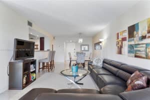 600 Parkview Dr, Hallandale Beach, FL 33009, Sold 03/03/25