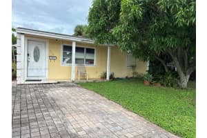 236 W 28th St, Riviera Beach