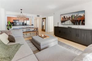 1200 Brickell Bay Dr, Miami, FL 33131, Sold 02/21/25
