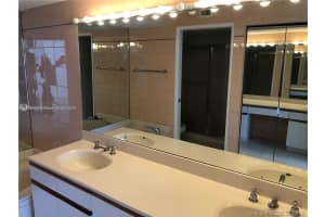 19101 NE 36th Pl, Aventura, FL 33180, Sold 02/25/25