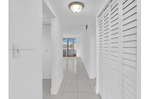 2900 Sunrise Lakes Dr W APT 104, Sunrise, FL 33322, Sold 05/20/25