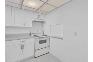 2900 Sunrise Lakes Dr W APT 104, Sunrise, FL 33322, Sold 05/20/25