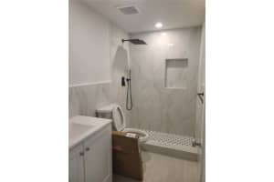 1041 Nw 32nd Pl Miami, FL 33125 - MLS#A11713499