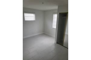 1041 Nw 32nd Pl Miami, FL 33125 - MLS#A11713499