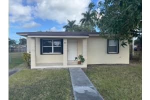 305 NW 7th Ave, Homestead, FL 33030, Sold 01/31/25