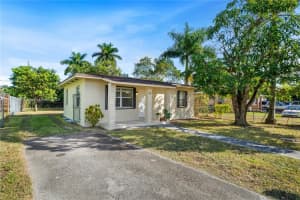 305 NW 7th Ave, Homestead, FL 33030, Sold 01/31/25