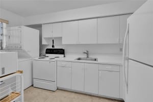624 NW 179th St, Miami, FL 33169, Sold 07/02/25