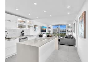 1045 10th St, Miami Beach, FL 33139, Sold 02/13/25