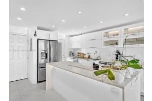 1045 10th St, Miami Beach, FL 33139, Sold 02/13/25