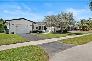 5841 NE 21st Terrace, Fort Lauderdale, FL 33308, Sold 04/03/25