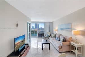 900 Bay Dr, Miami Beach, FL 33141, Sold 01/31/25