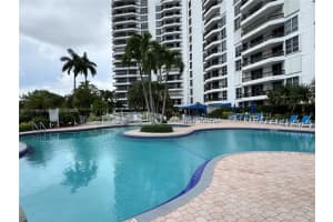 3530 Mystic Pointe Dr 2602 + Parking, Aventura
