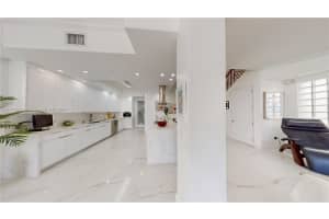 20870 NE 32nd Ave, Aventura, FL 33180, Sold 05/06/25