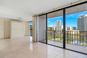 400 Leslie Dr, Hallandale Beach, FL 33009, Sold 05/16/25