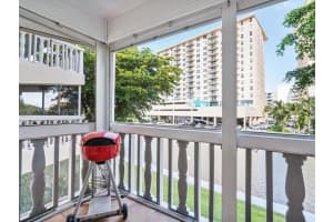 450 Paradise Isle Blvd APT 204, Hallandale Beach, FL 33009, Sold 04/11/25