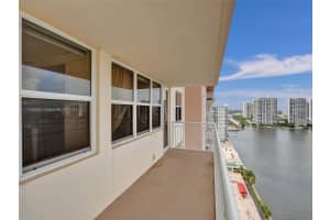 251 174th St APT 2220, Sunny Isles Beach, FL 33160, Sold 05/14/25