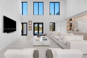 284 Las Brisas Ct, Coral Gables, FL 33143, Sold 08/28/25