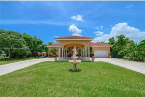 15492 SW 274th St, Homestead, FL 33032, Sold 04/30/25