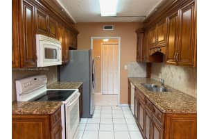4200 Hillcrest Dr, Hollywood, FL 33021, Sold 08/07/25