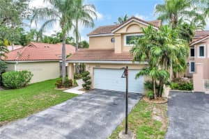 10065 NW 4th St, Plantation, FL 33324, Sold 04/18/25