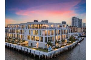 4002 Ne 167 St, North Miami Beach