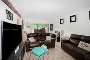 850 SW 129th Pl APT 105, Miami, FL 33184, Sold 05/06/25