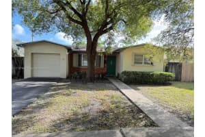 821 E Chaminade Dr, Hollywood, FL 33021, Sold 12/19/24