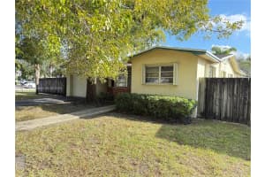 821 E Chaminade Dr, Hollywood, FL 33021, Sold 12/19/24