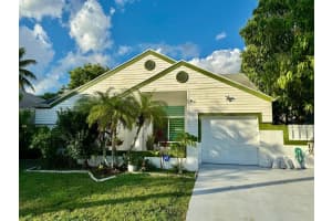 1061 SW 86th Ave, Pembroke Pines, FL 33025, Sold 03/28/25