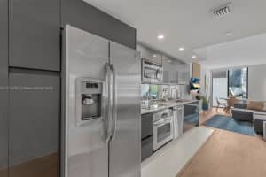 31 SE 6th St, Miami, FL 33131, Sold 03/21/25