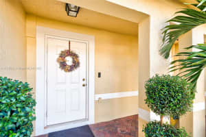 8994 Lancaster St, Tamarac, FL 33321, Sold 02/28/25