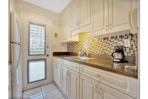 17000 Ne 14th Ave 206, North Miami Beach