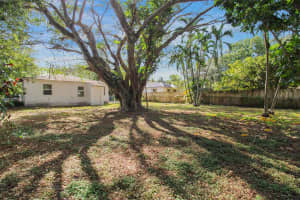 1045 NE 130th St, North Miami, FL 33161, Sold 03/11/25