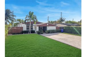 1414 Ne 183rd St, North Miami Beach