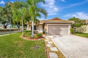 842 SW 120th Ave, Pembroke Pines, FL 33025, Sold 04/09/25