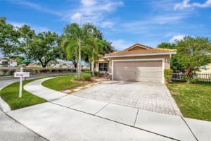 842 SW 120th Ave, Pembroke Pines, FL 33025, Sold 04/09/25