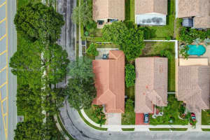 842 SW 120th Ave, Pembroke Pines, FL 33025, Sold 04/09/25