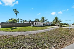 10000 SW 43rd St, Miami, FL 33165, Sold 02/28/25